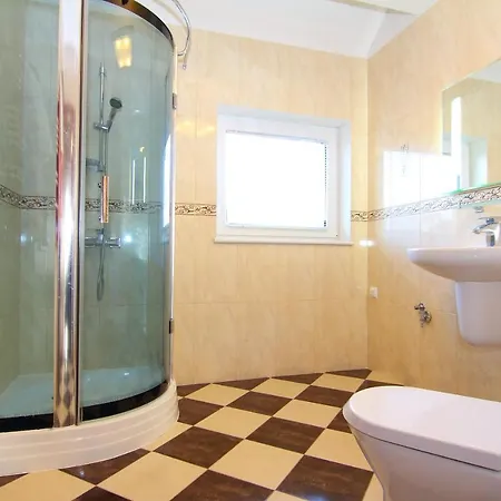 - Komandorska * シフィノウイシチェ